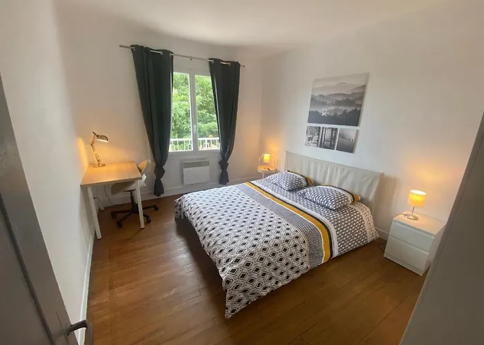 Fabuleux T3 De 85 M2, Situe Au Calme Avec Grand Parking Gratuit Prive ,Fibre Wifi