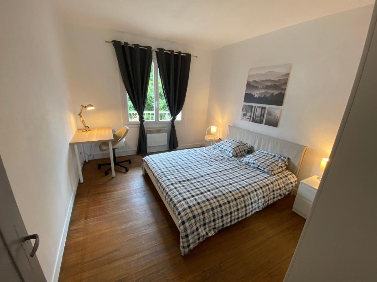 Fabuleux T3 De 85 M2, Situe Au Calme Avec Grand Parking Gratuit Prive ,fibre Wifi Apartment